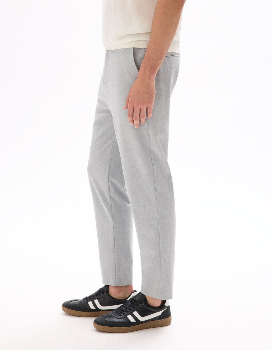 pantalones elásticos de corte entallado gris claro de 78 de largo