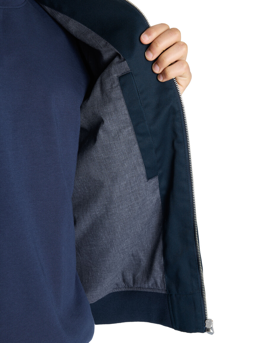 chaqueta de cuello alto