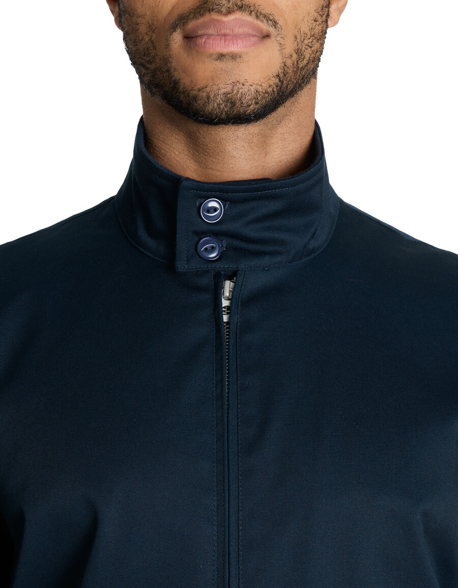 chaqueta de cuello alto