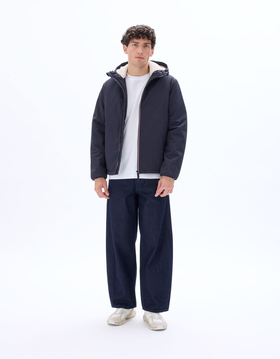 chaqueta drycore con capucha repelente al agua y forrada de sherpa