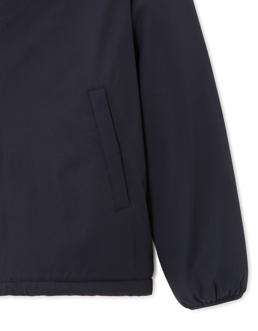 chaqueta drycore con capucha repelente al agua y forrada de sherpa