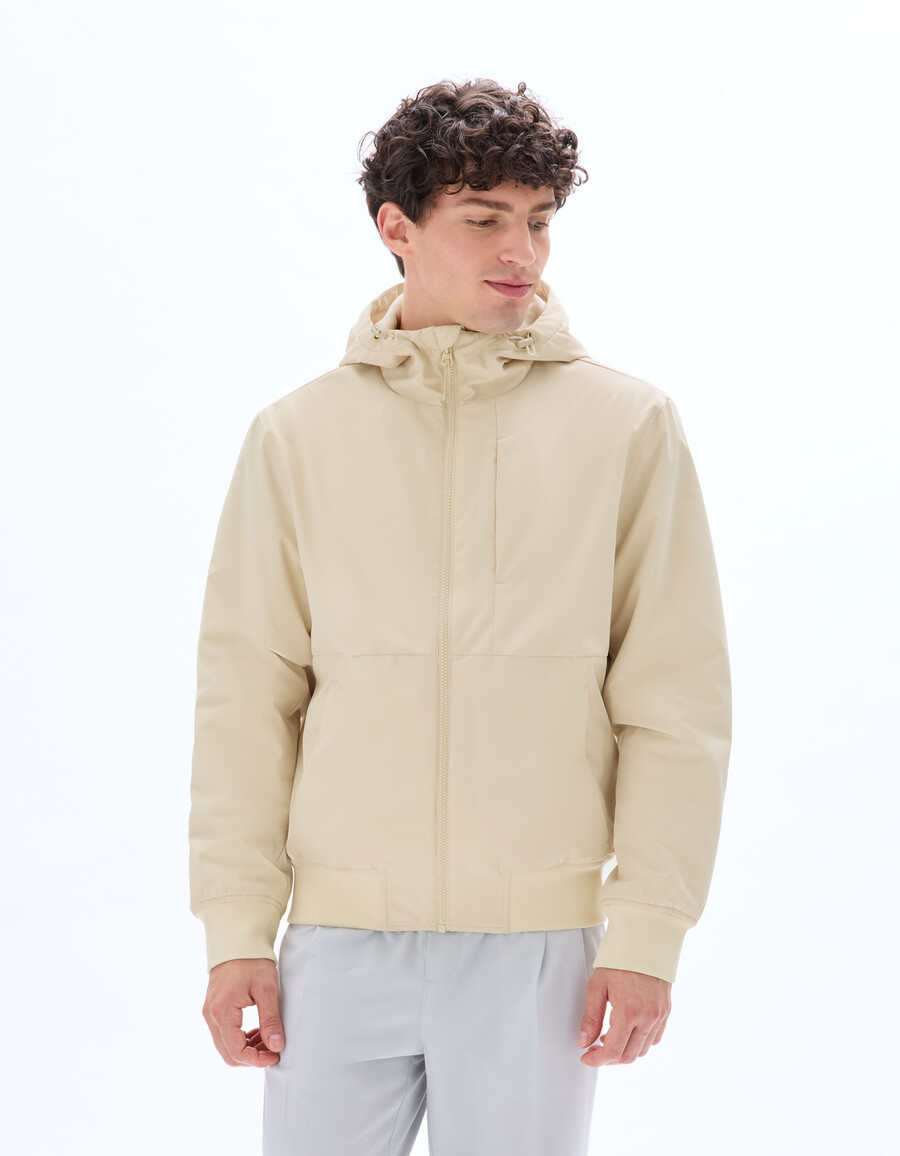 chaqueta con capucha repelente al agua drycore