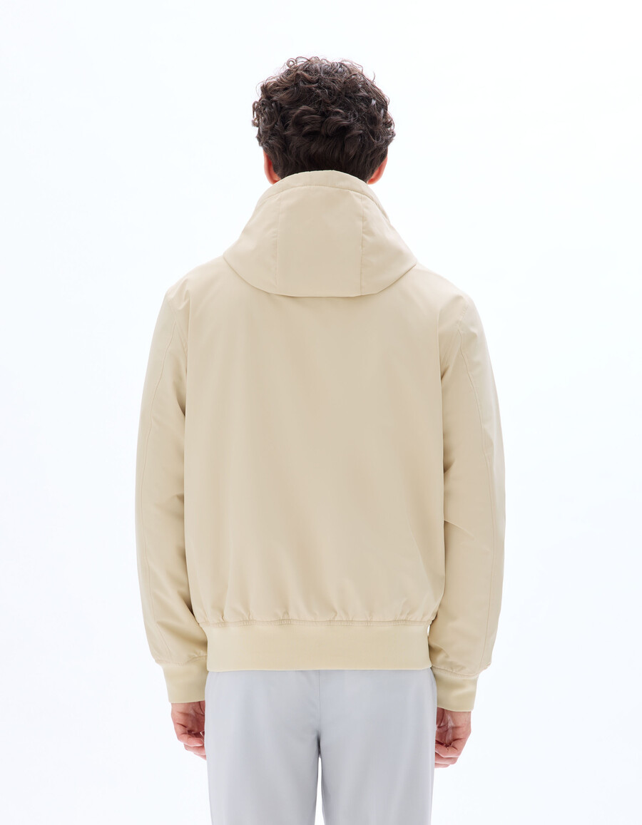 chaqueta con capucha repelente al agua drycore