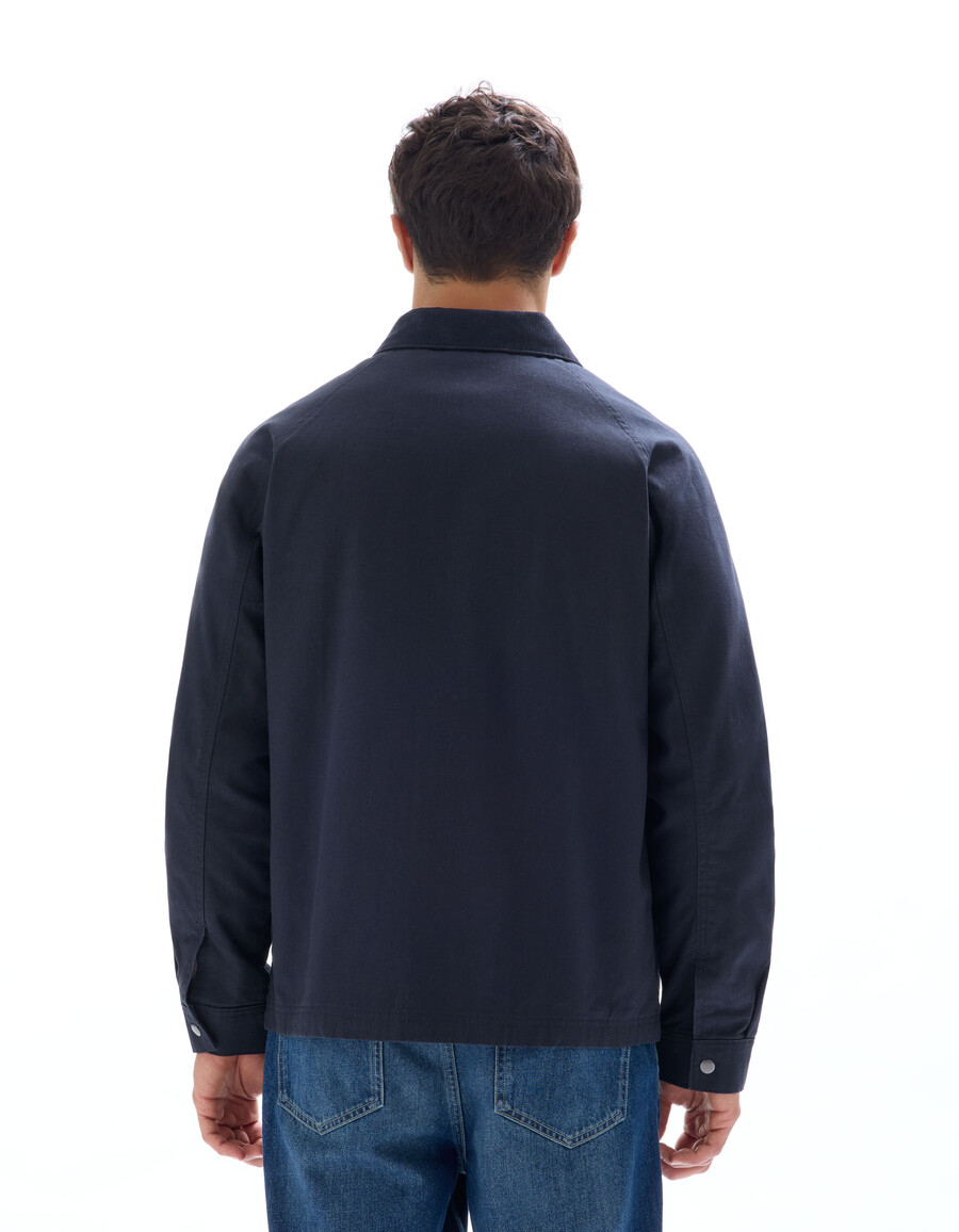 chaqueta multibolsillos con cuello de terciopelo
