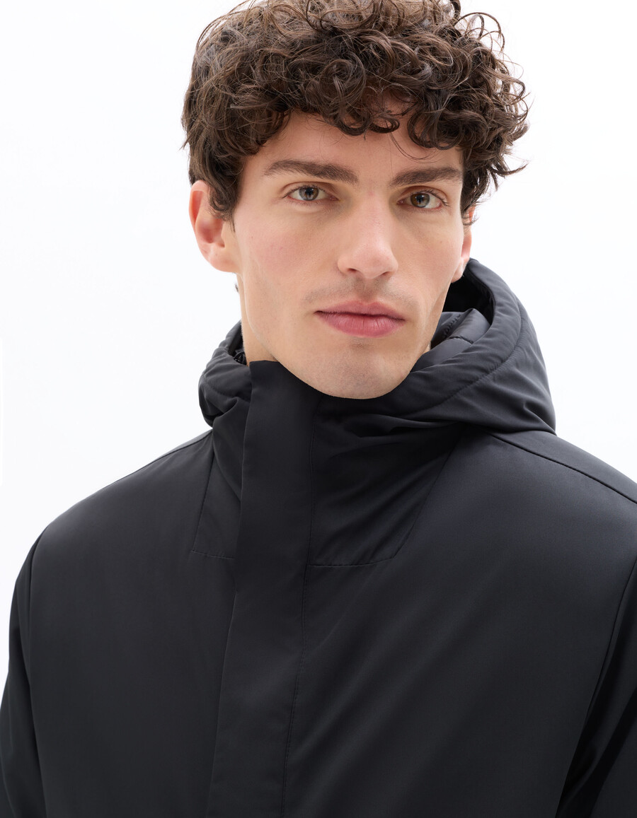 chaqueta con capucha de plumas y plumón dualtech