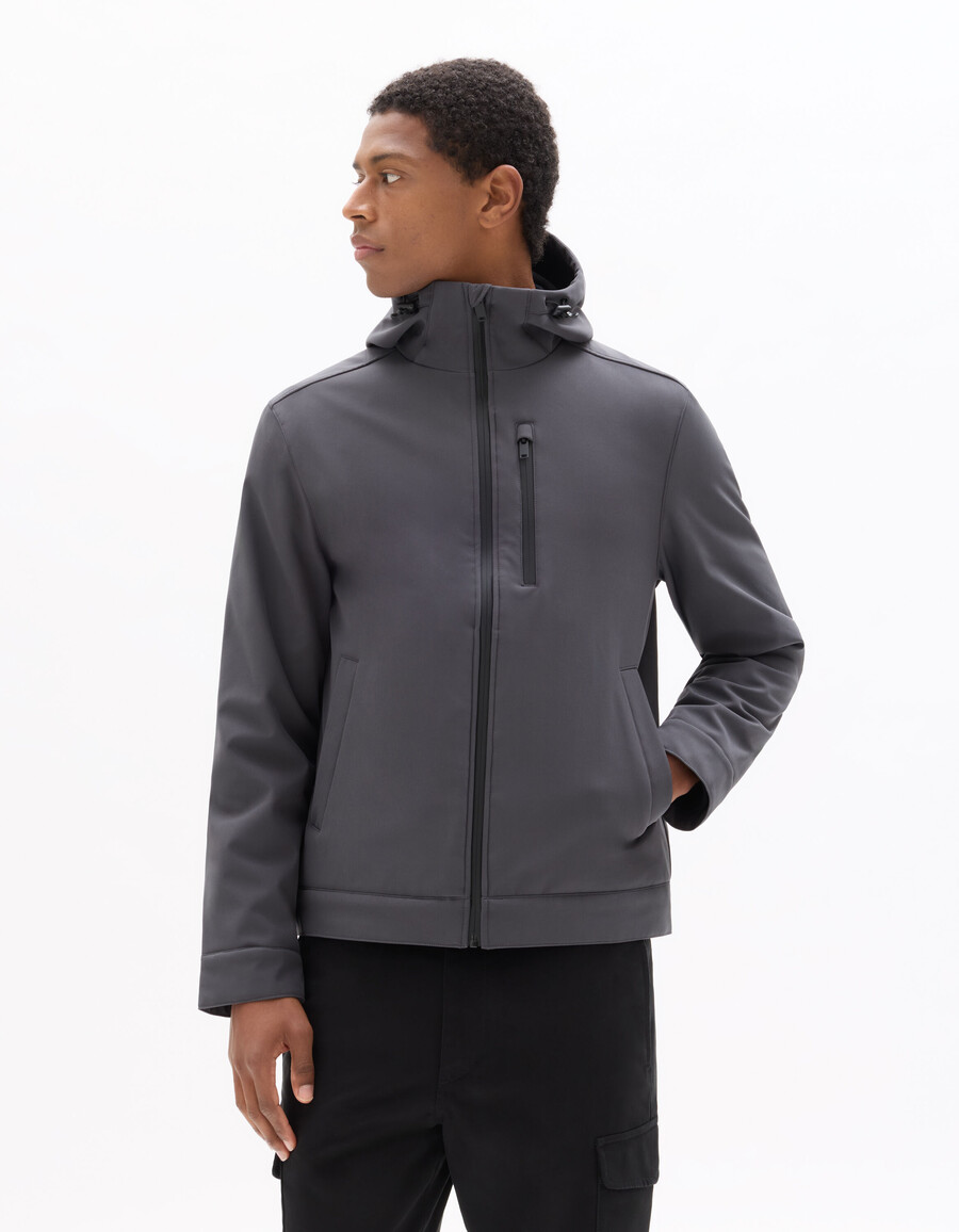 chaqueta softshell con capucha