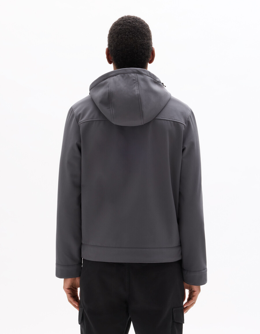 chaqueta softshell con capucha