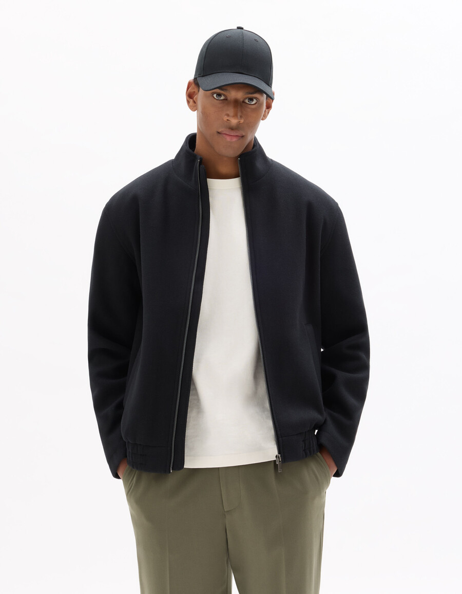 chaqueta negra de lana mezclada con cuello alto