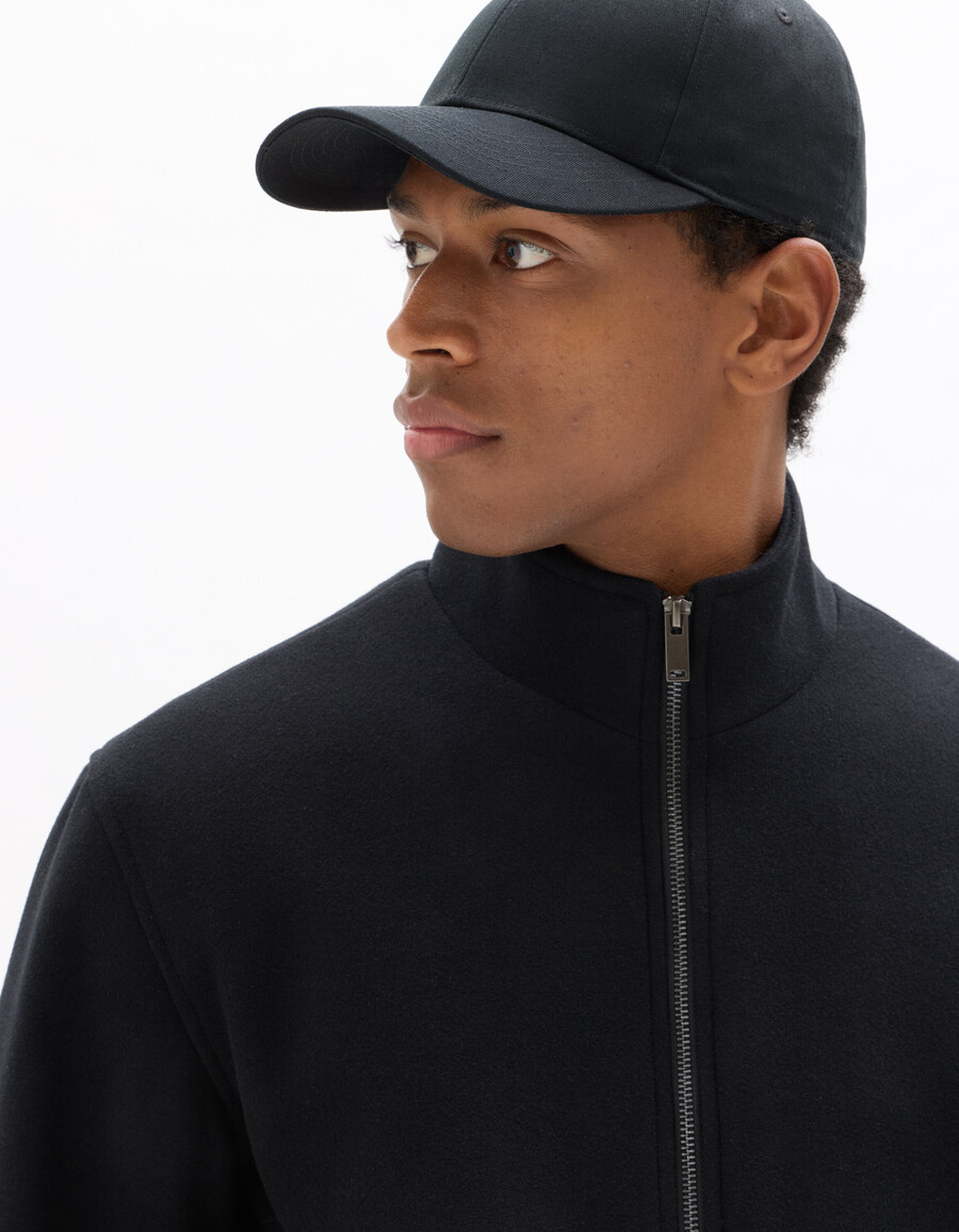chaqueta negra de lana mezclada con cuello alto