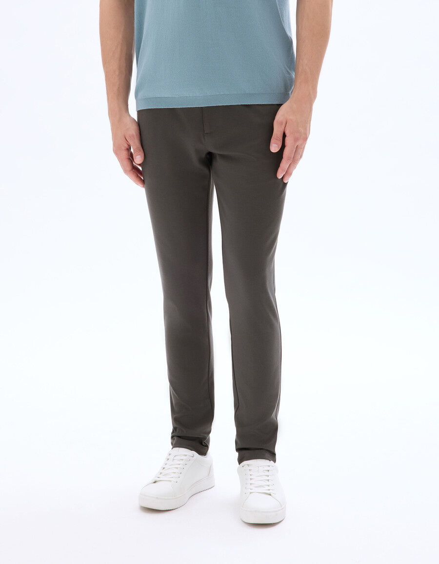 pantalones chinos de punto ajustado