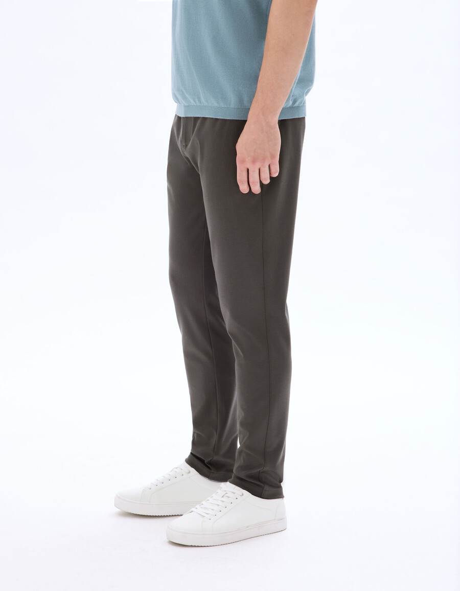 pantalones chinos de punto ajustado