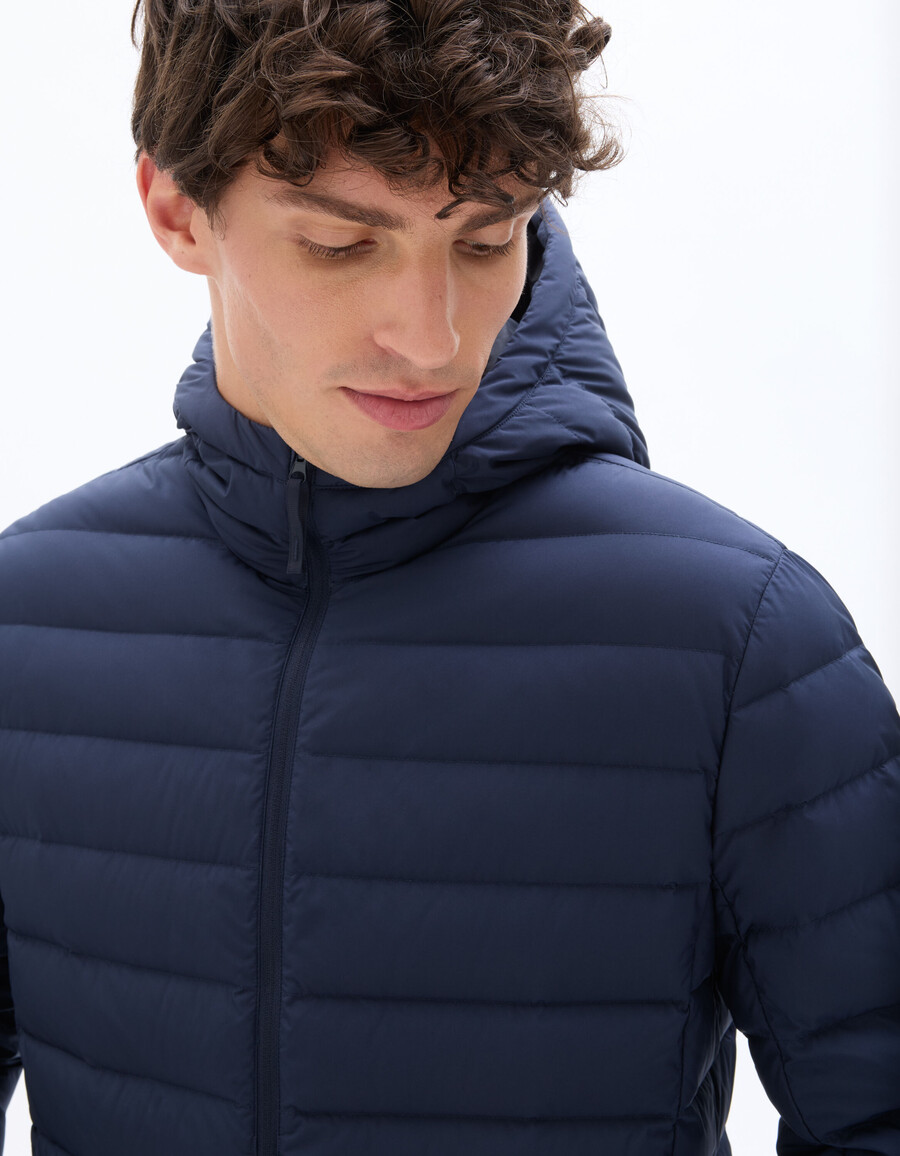 chaqueta ligera de plumón con capucha downwarm