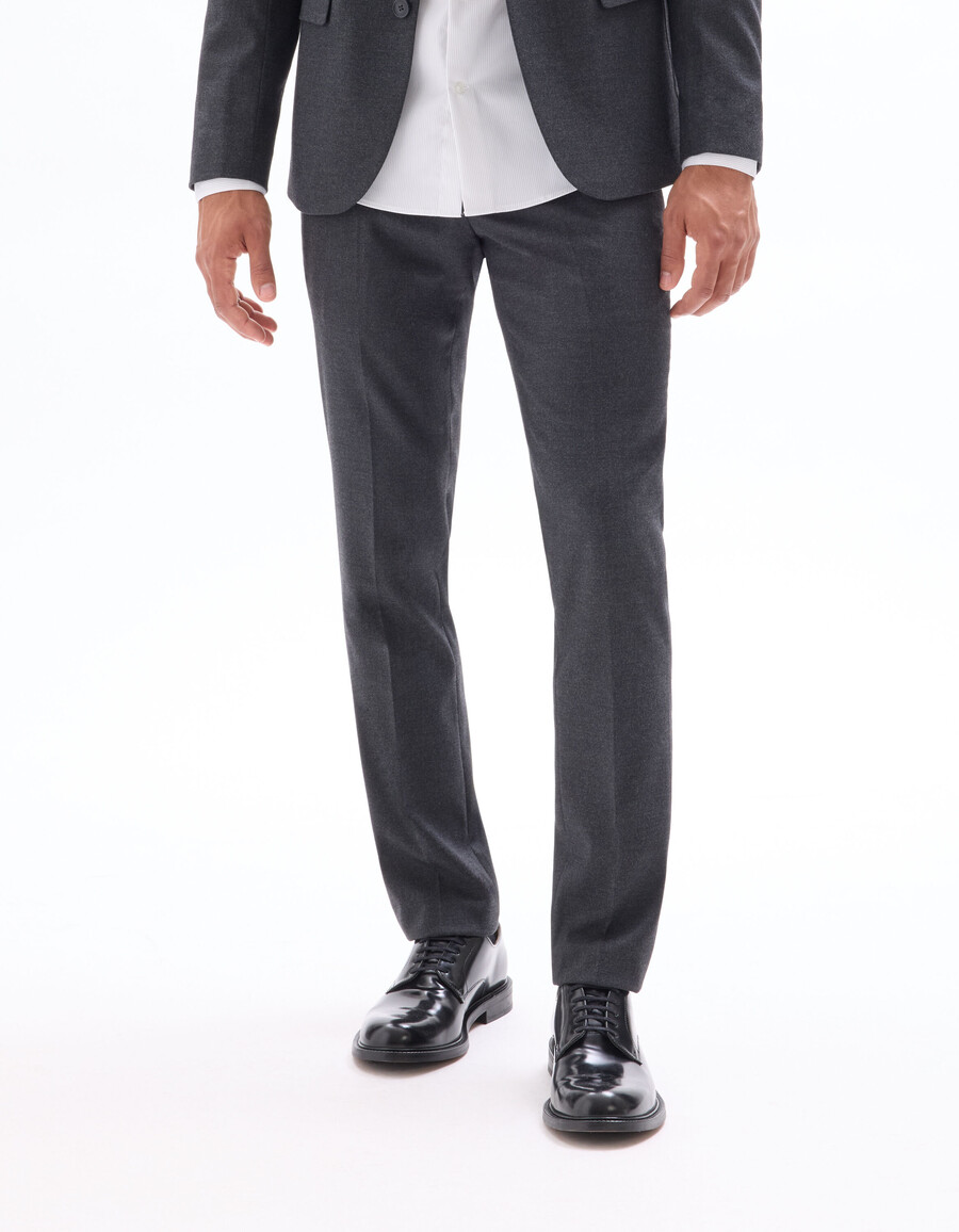 pantalones de traje de franela de corte entallado