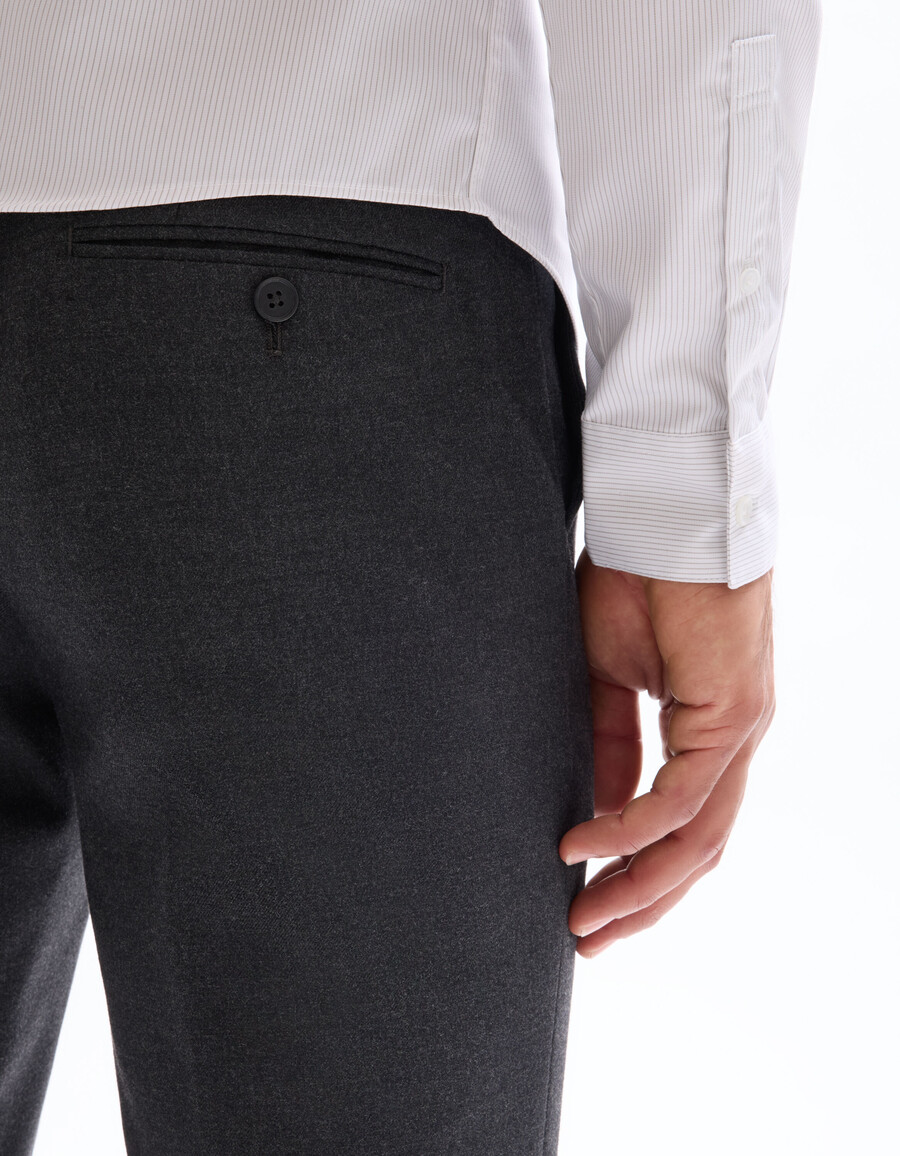 pantalones de traje de franela de corte entallado