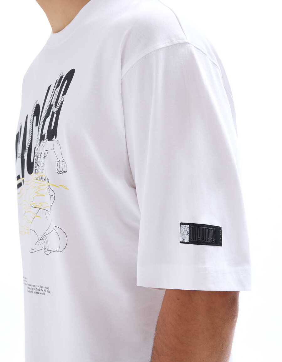camiseta blanca extragrande de one piece