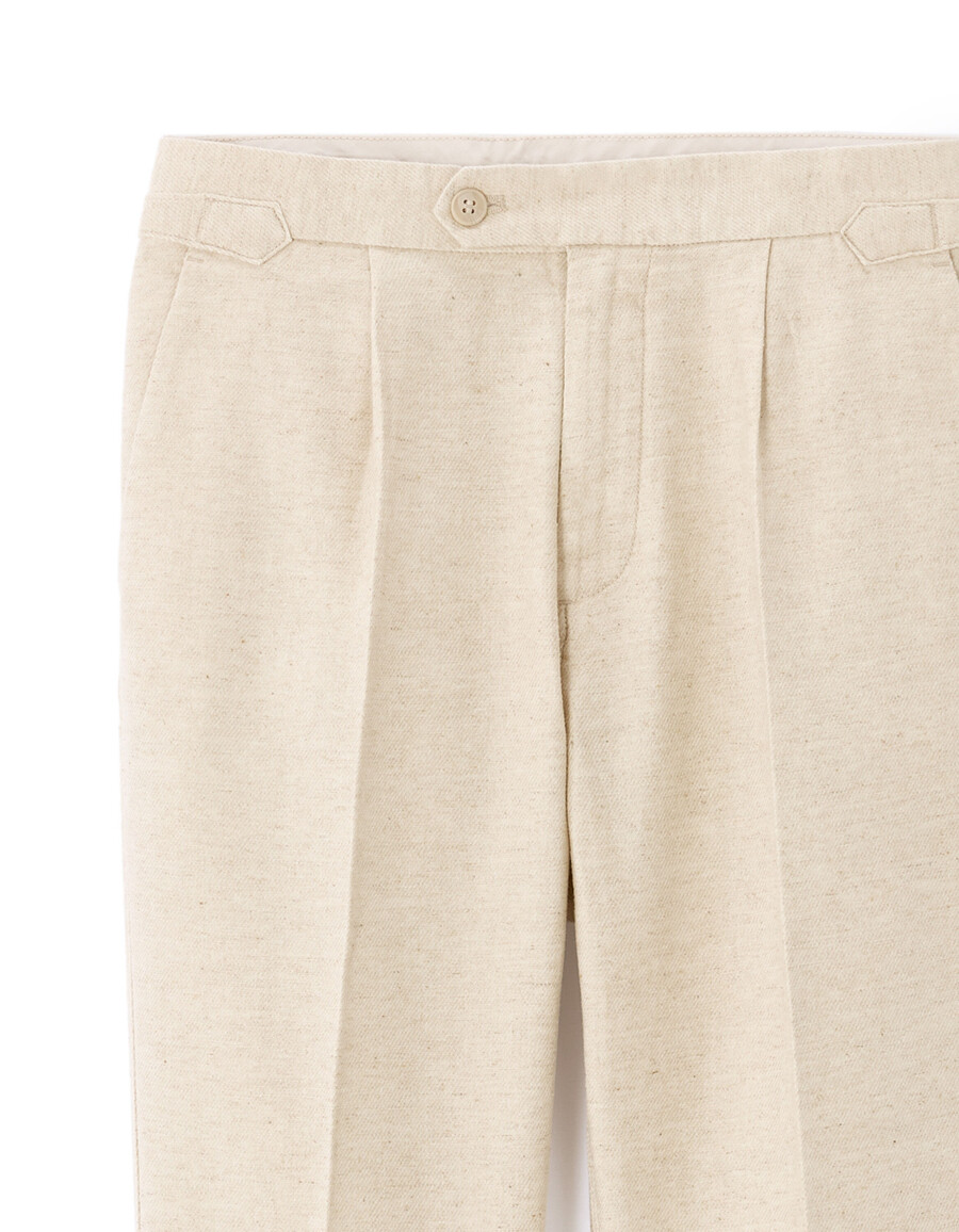 pantalones chinos ajustados de algodón y lino