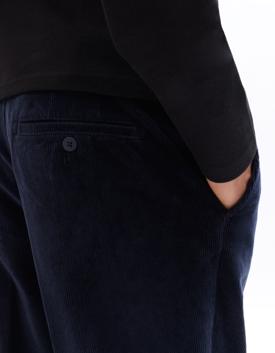 pantalones chinos rectos de terciopelo