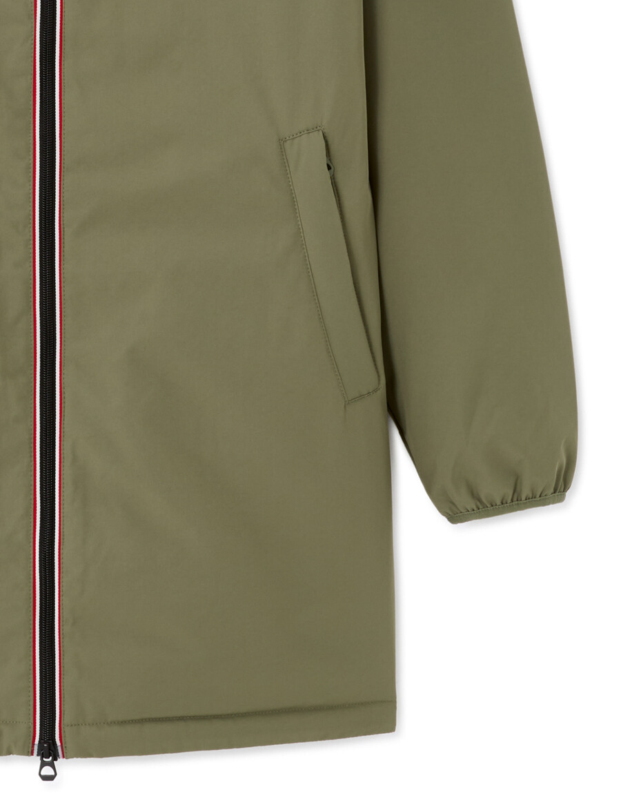 parka drycore con capucha repelente al agua y forrada de sherpa