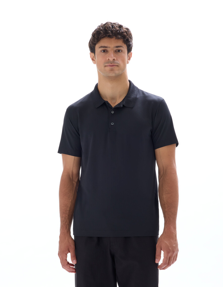 polo de corte regular en tejido técnico