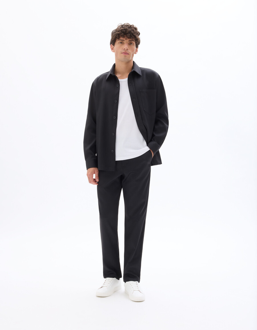 camisa de sarga negra