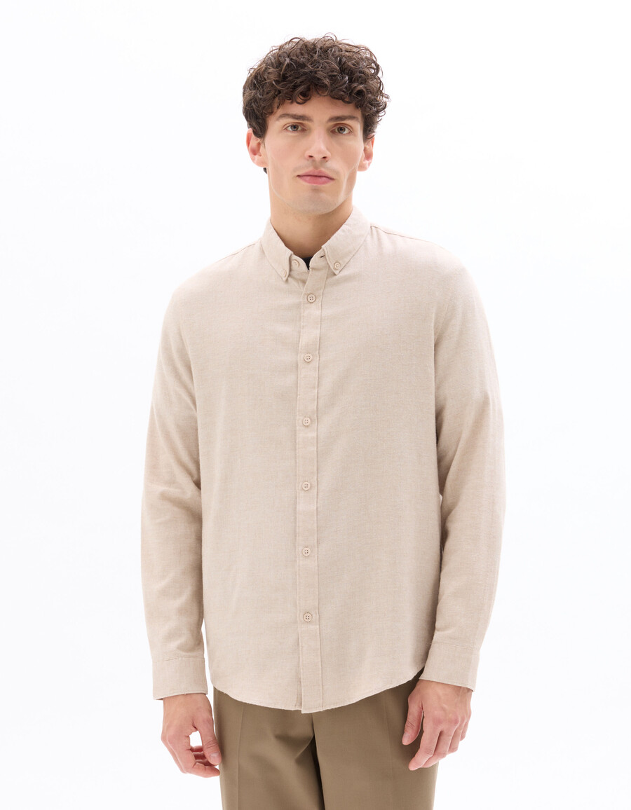 camisa de franela lisa de corte regular