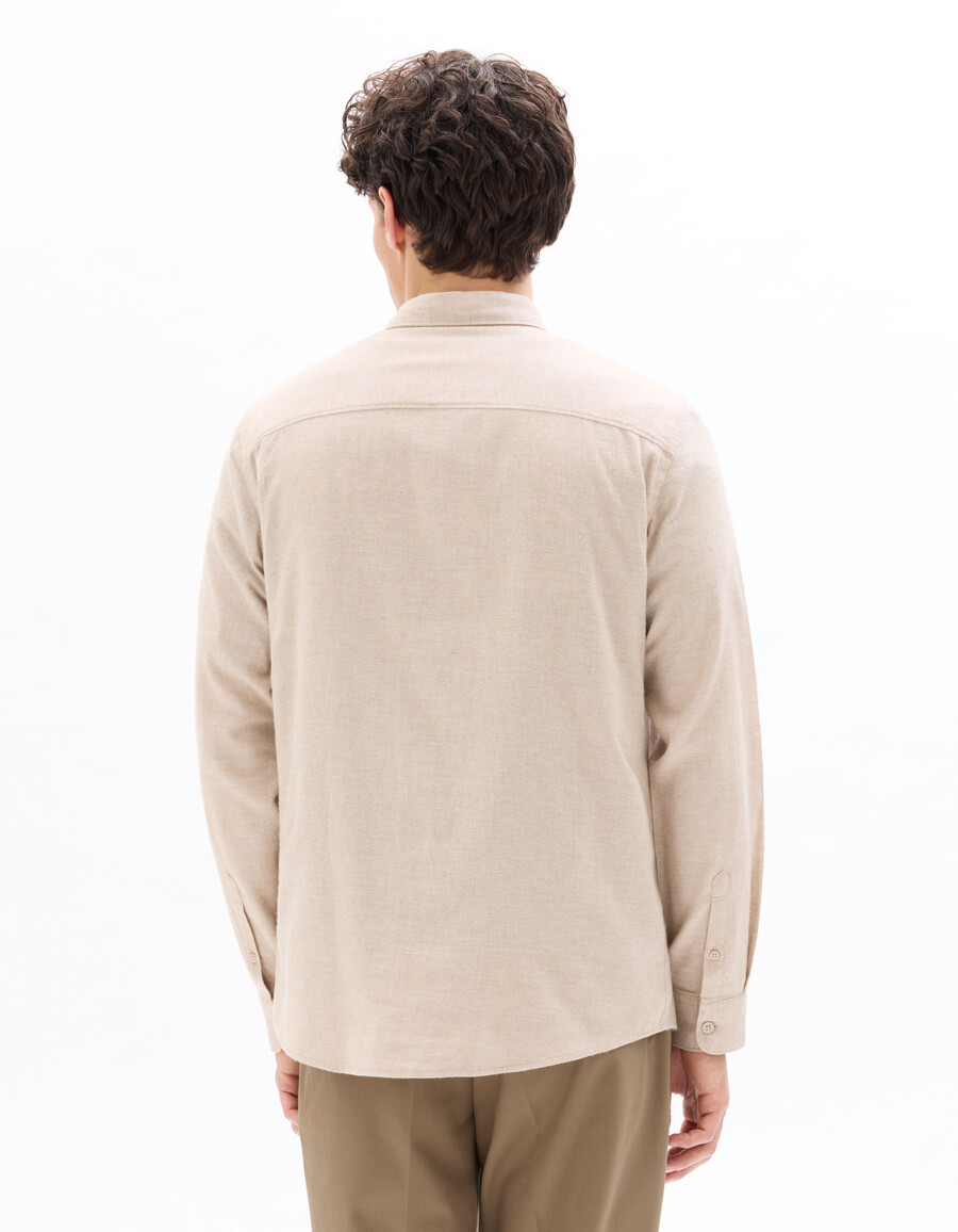 camisa de franela lisa de corte regular