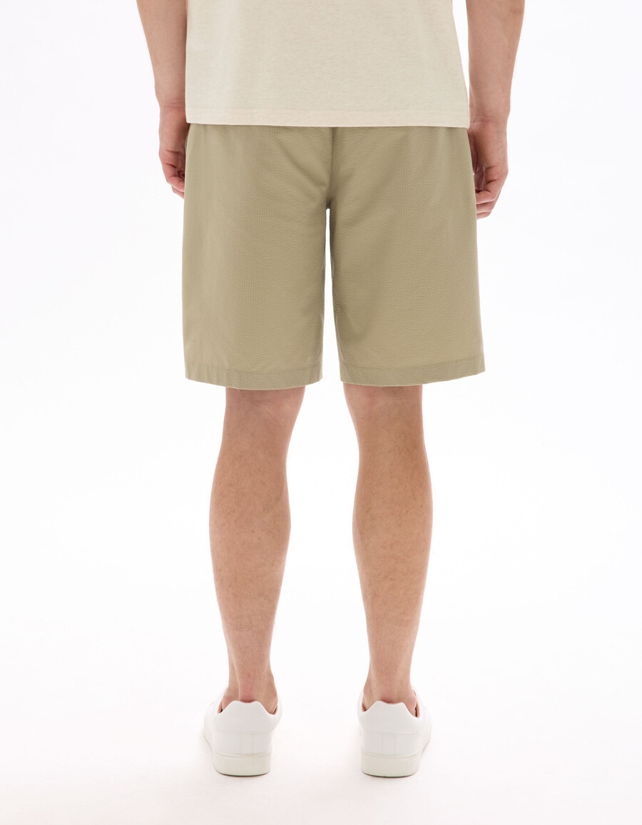 bermudas de seersucker color topo