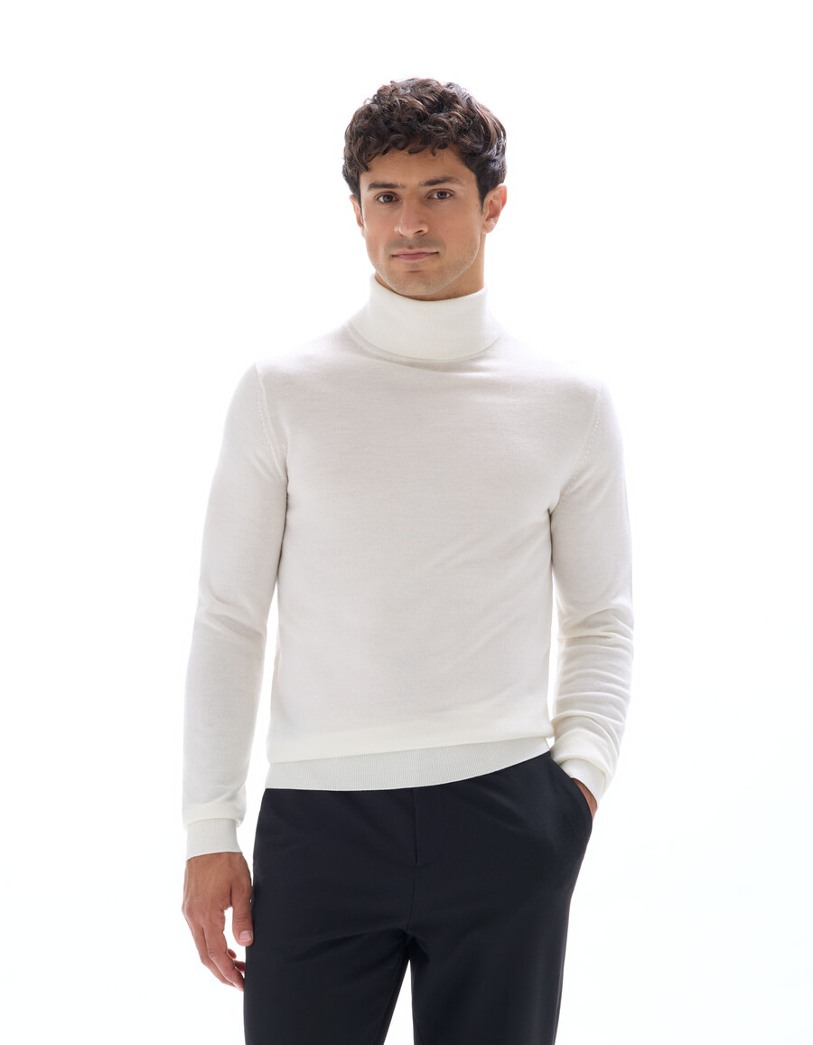 suéter de cuello alto ajustado 100 lana merino