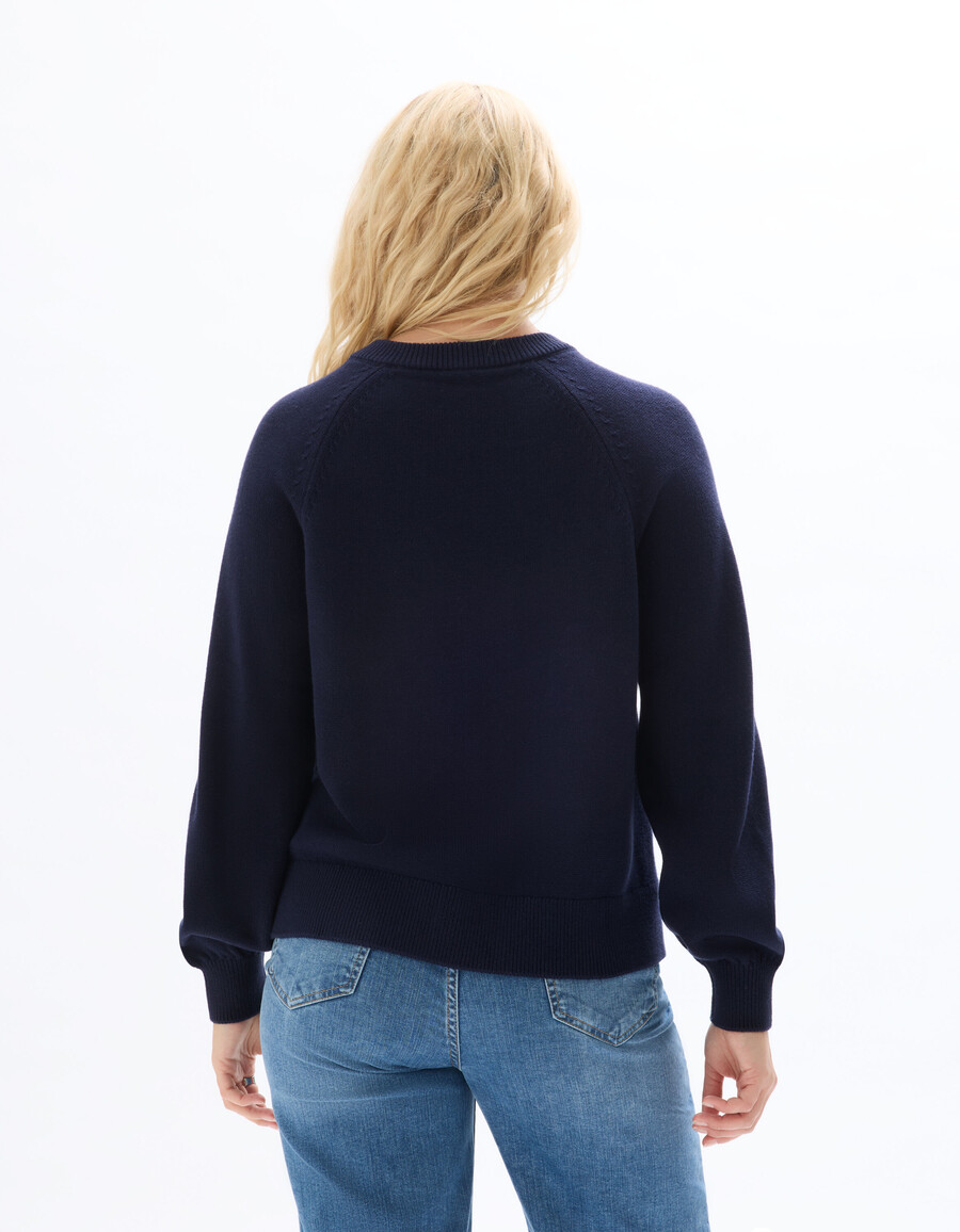 suéter de cuello redondo para mujer con botones decorativos