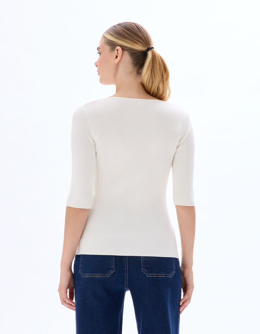 camiseta de punto acanalado con cuello cuadrado