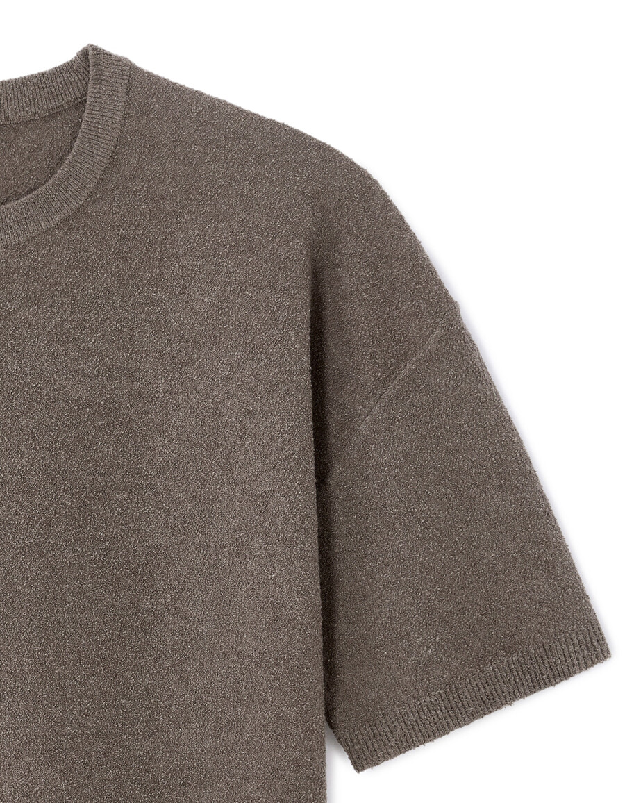camiseta de punto con cuello redondo y diseño cuadrado