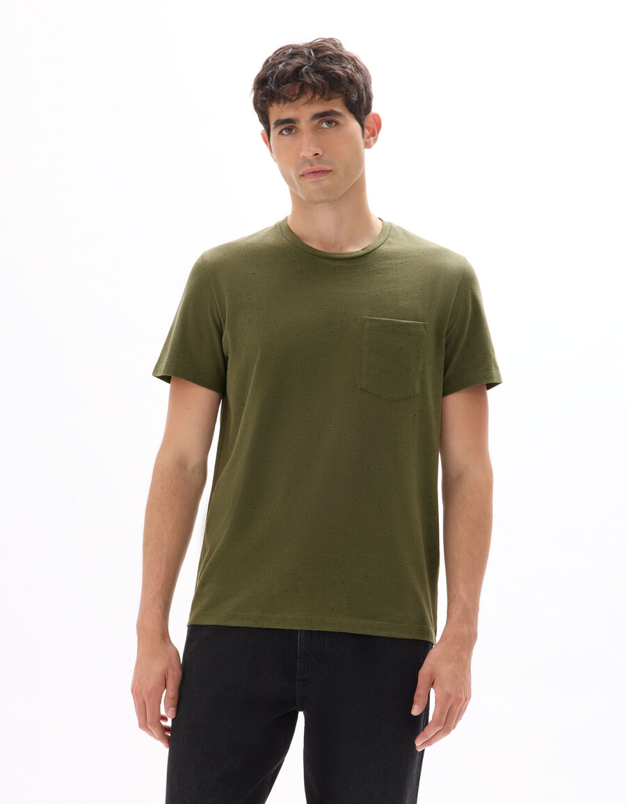 camiseta de corte regular con cuello redondo y relieve