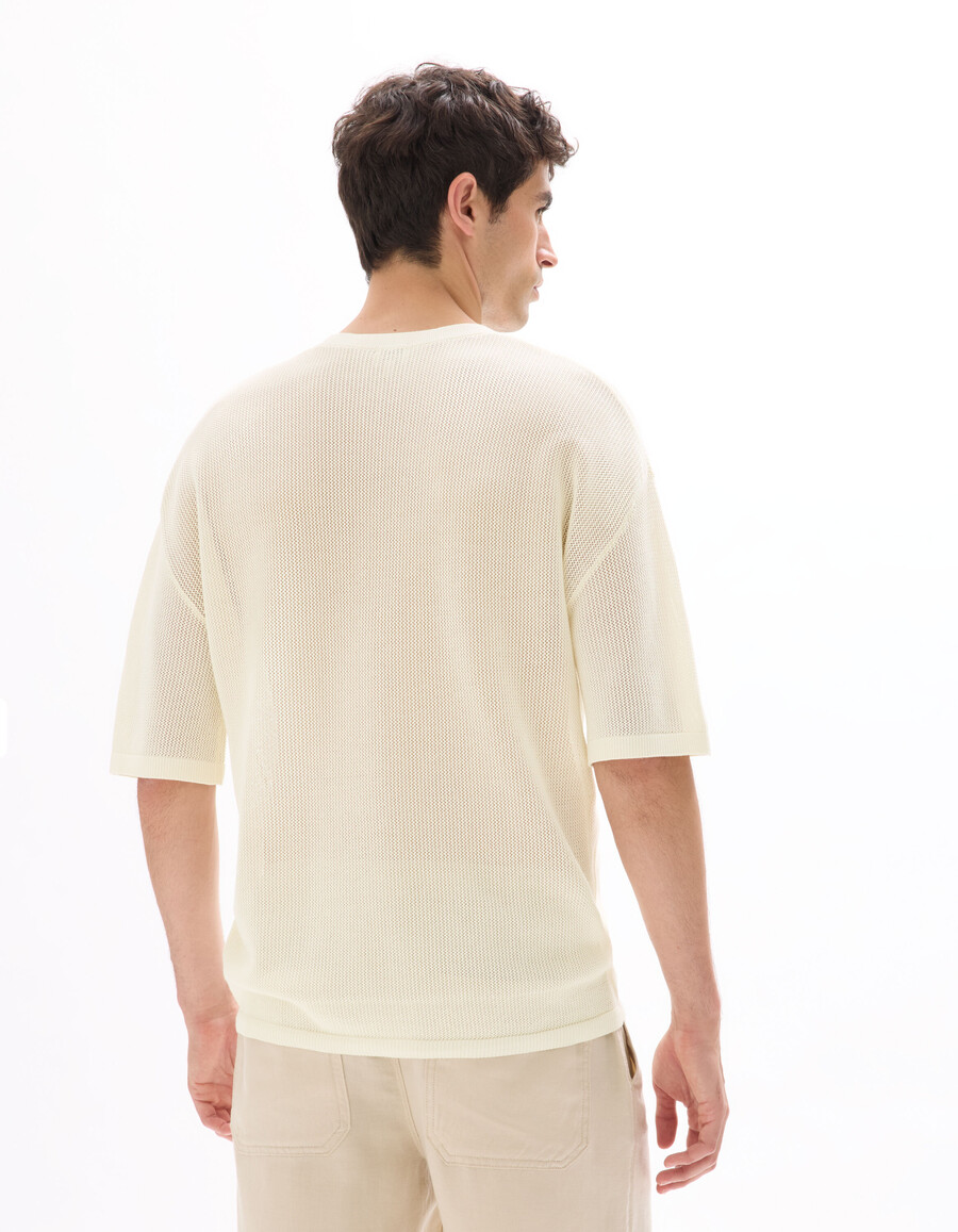 camiseta de punto con cuello redondo y corte cuadrado