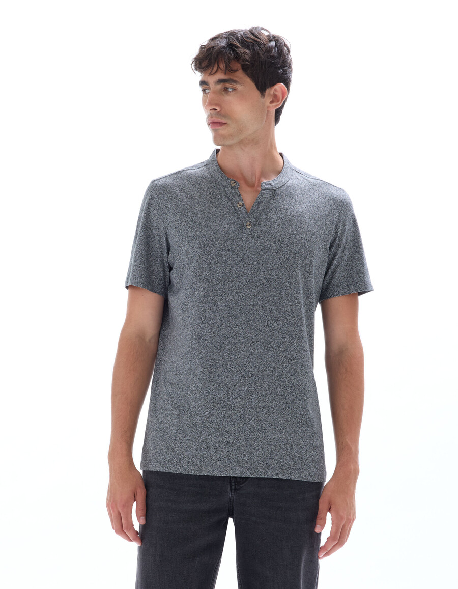 camiseta henley de mezcla de algodón de corte regular