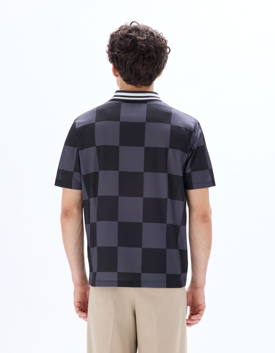 camiseta de cuello polo cuadrado