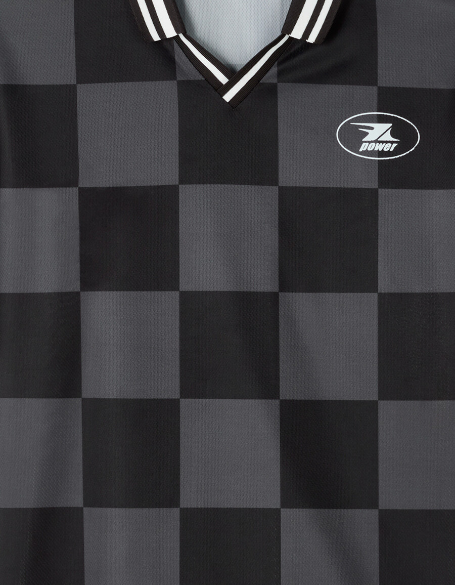 camiseta de cuello polo cuadrado