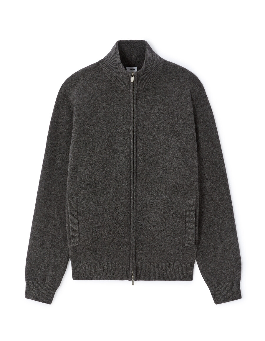 chaleco con cremallera y cuello alto thermolite