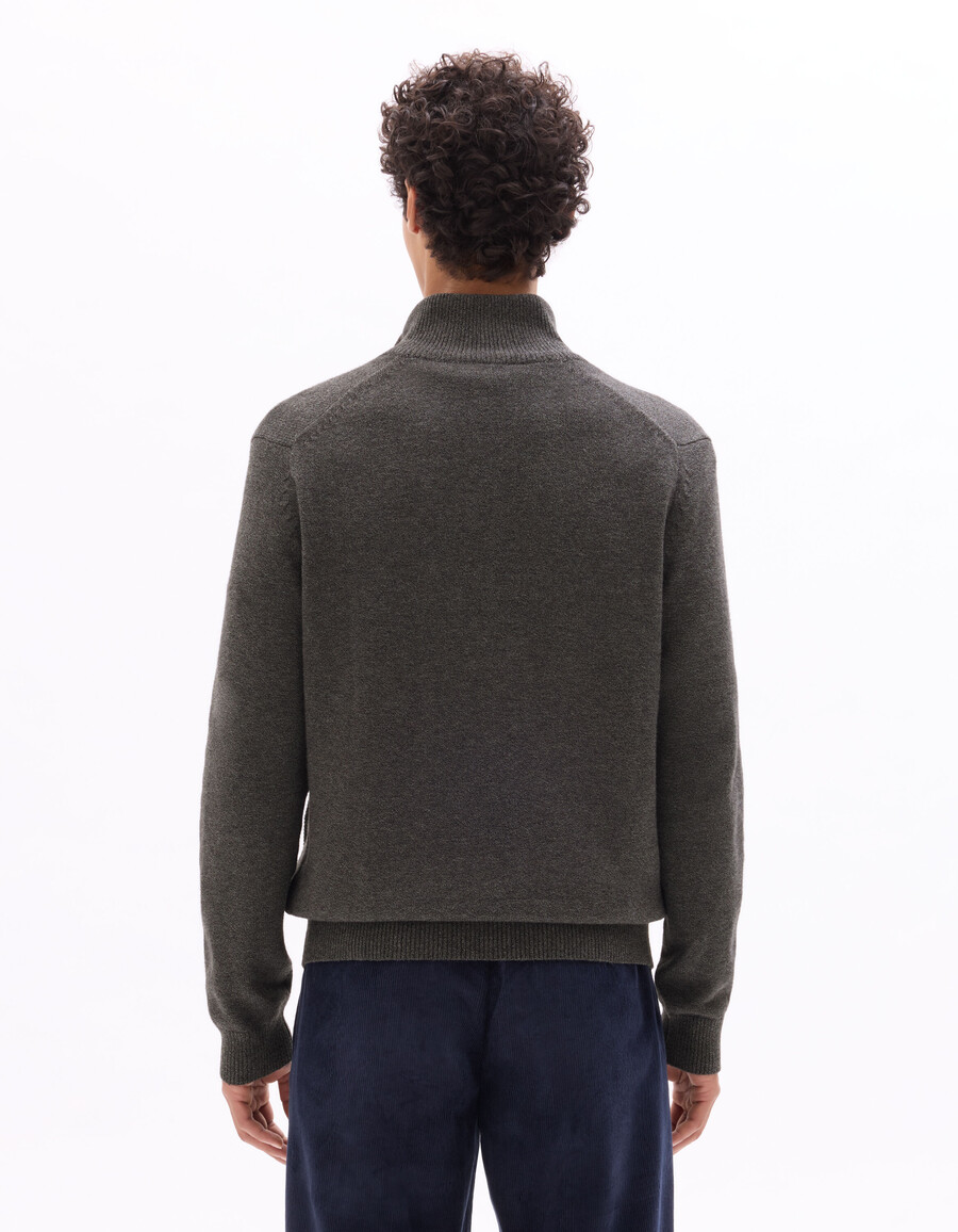 chaleco con cremallera y cuello alto thermolite